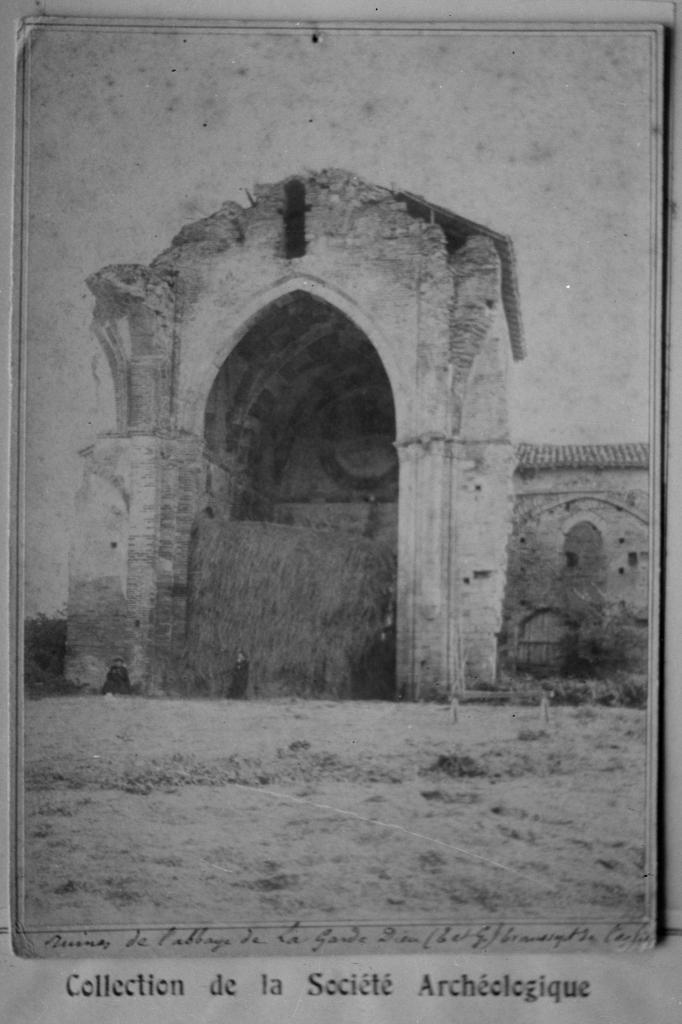 ancienne abbaye cistercienne de Lagarde-Dieu