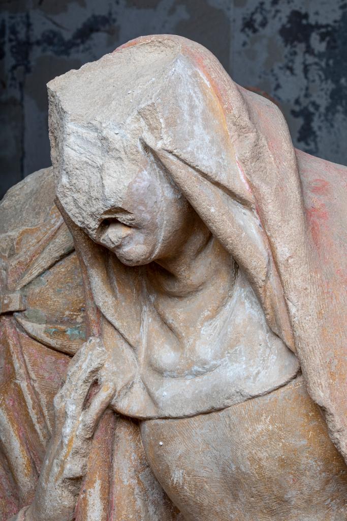 groupe sculpté de la Mise au tombeau