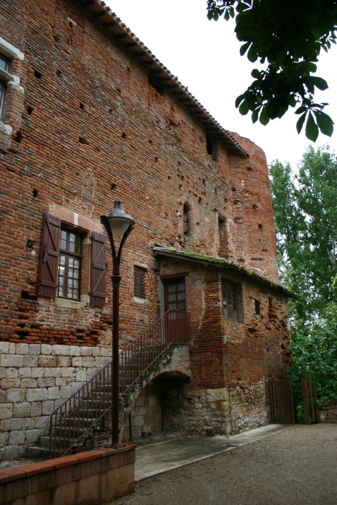 château, actuellement école