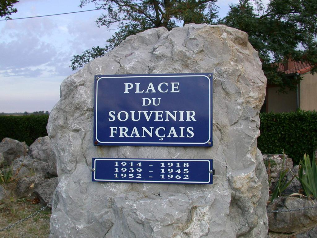 monument commémoratif de la guerre de 1914-1918, de la guerre de 1939-1945 et de la guerre d'Algérie (1952-1962)