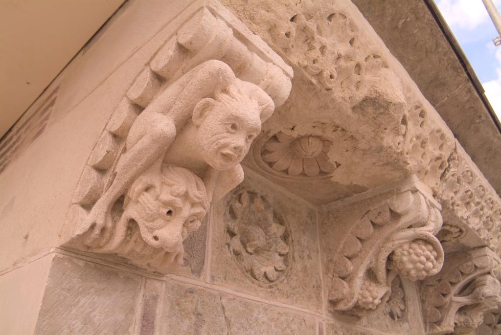 Abbaye de chanoines de saint Augustin, dite basilique Saint-Sernin, actuellement église paroissiale