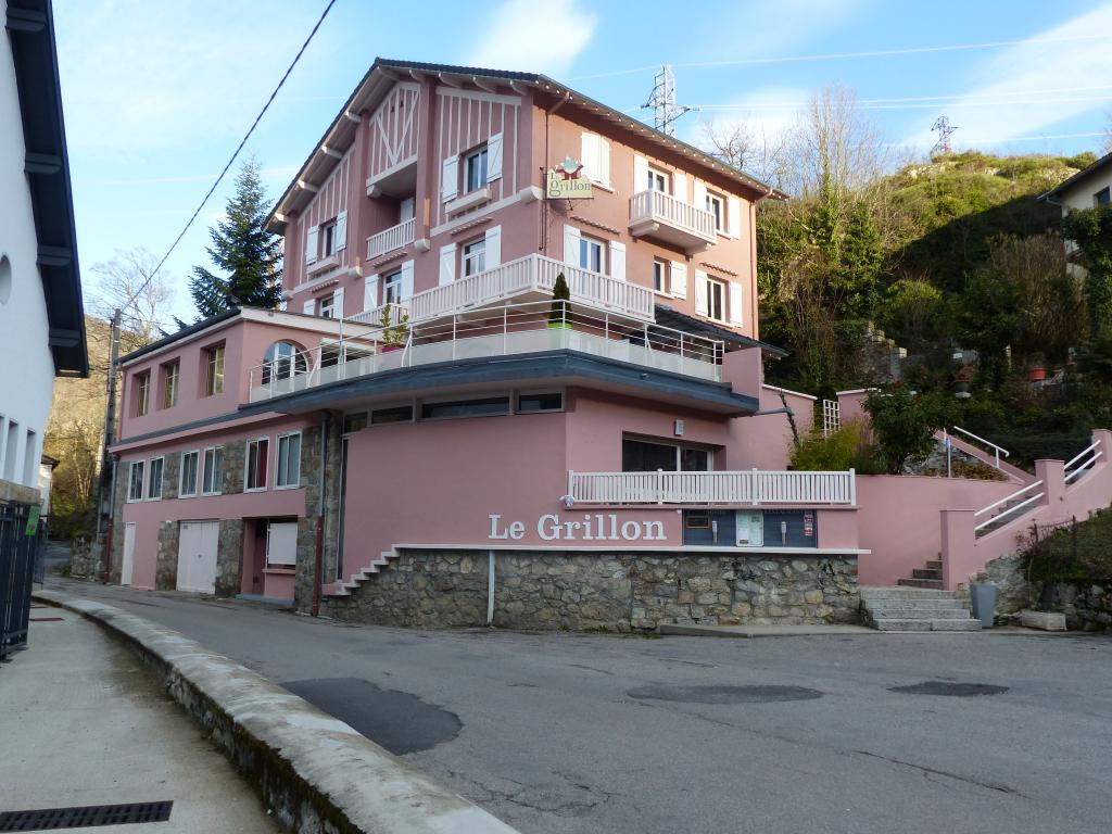 hôtel Le Grillon