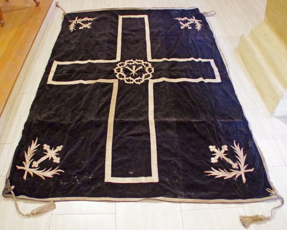 sommaire des textiles de l'église d'Estézargues