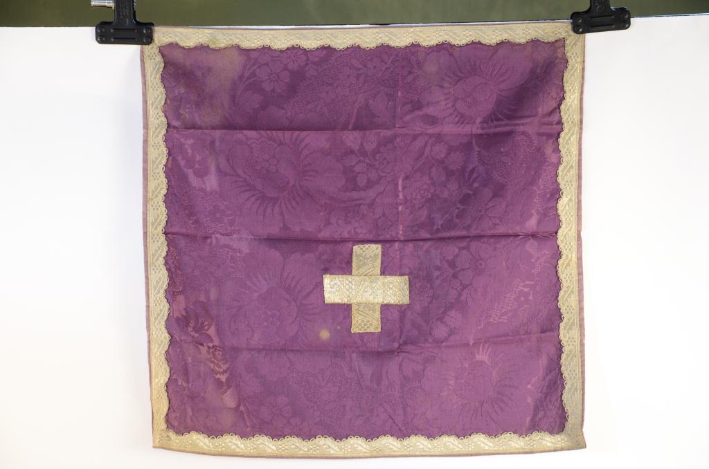 voile de calice , bourse de corporal , manipule : ornement violet 3
