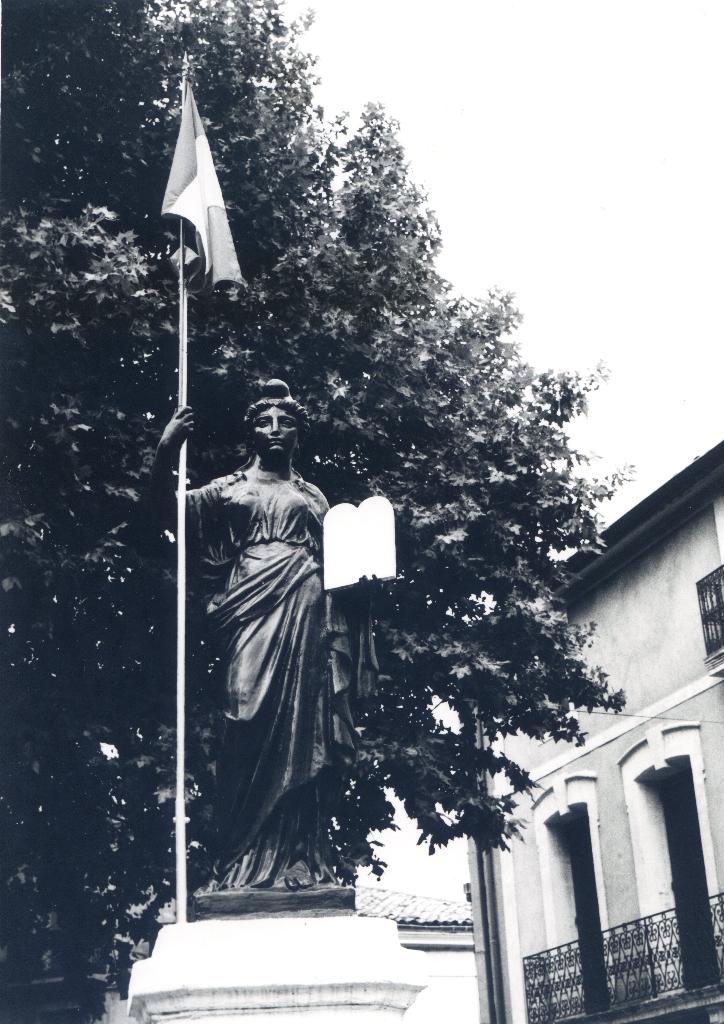 monument (monument commémoratif), de la république