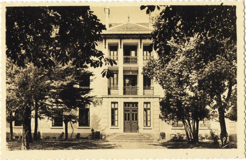 Hôtel des bains puis Sanatorium, Préventorium, centre de rééducation dit de la "Fontaine salée"