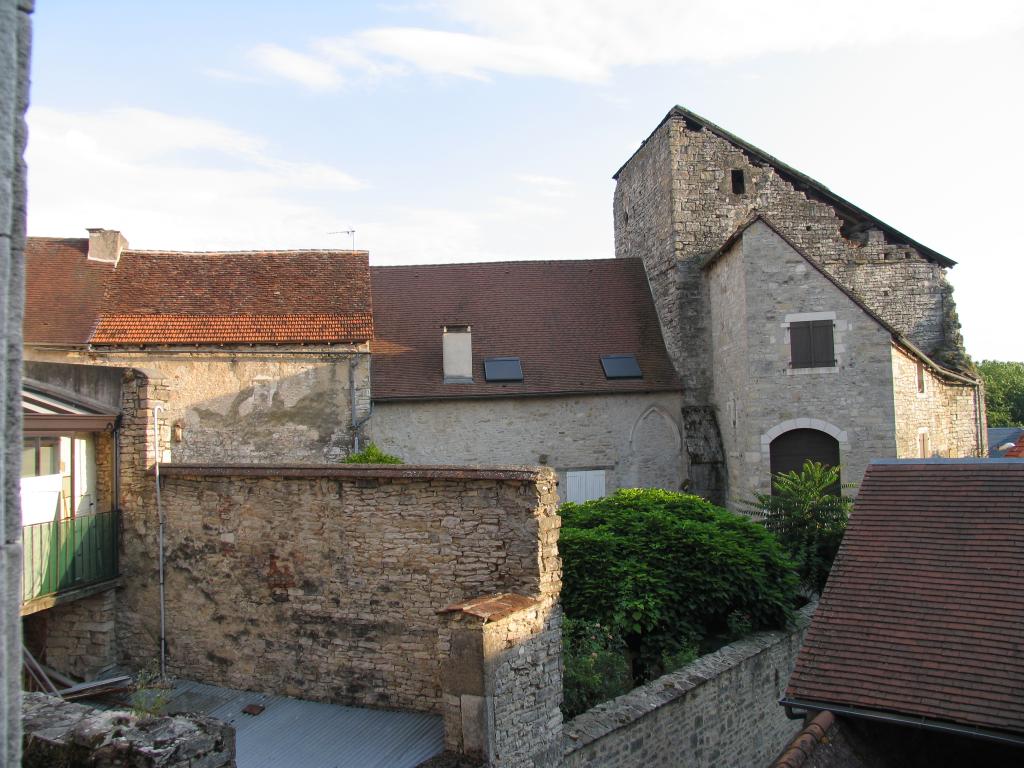édifice à fonction non identifiée : château ?