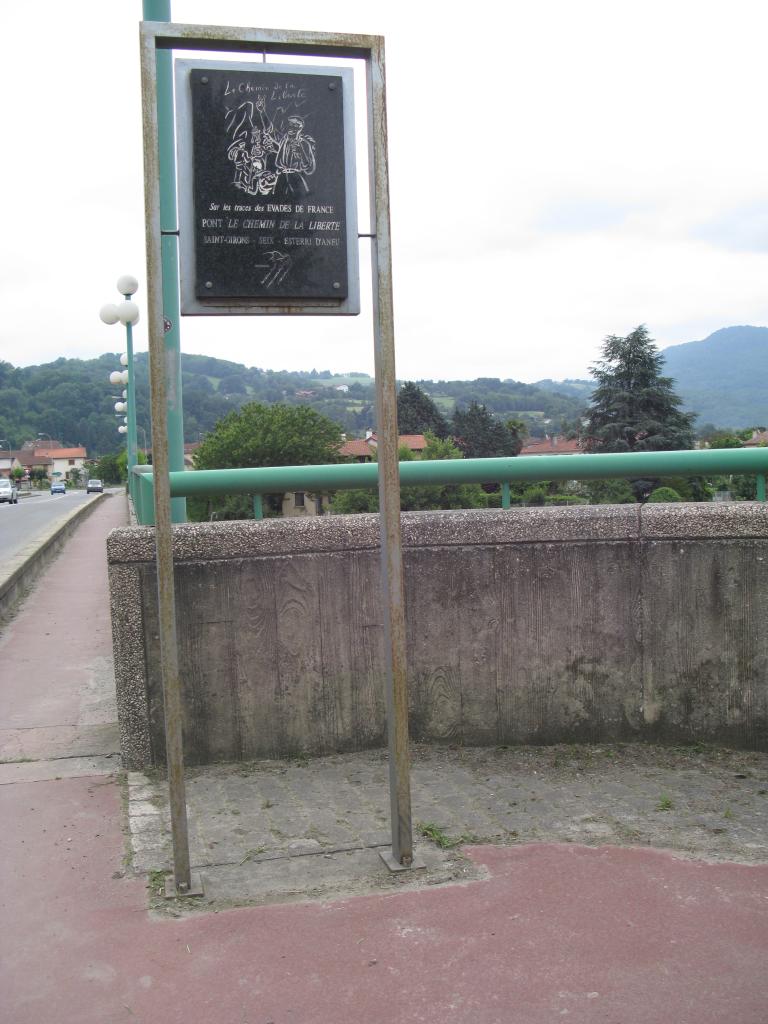 plaques commémoratives (2) de la guerre de 1939-1945