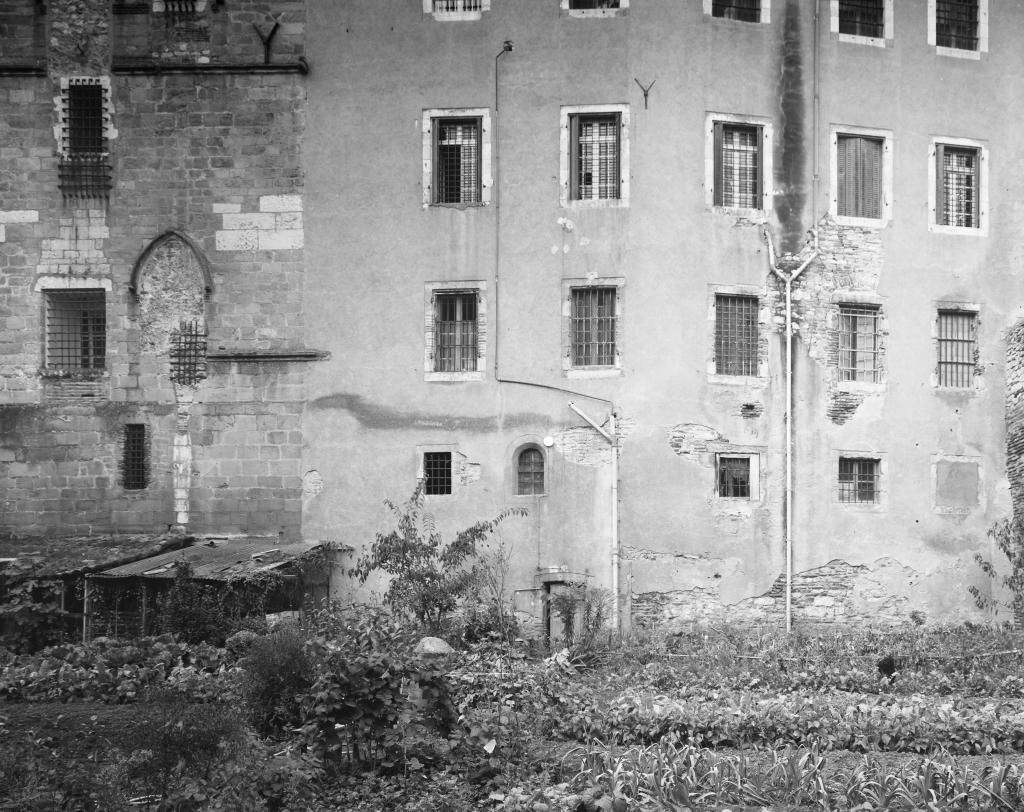palais de Via, puis sénéchaussée, dit Château du roi, actuellement prison