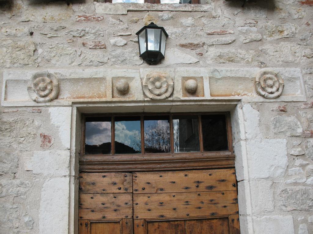 château des évêques de Cahors, actuellement en partie occupé par la mairie