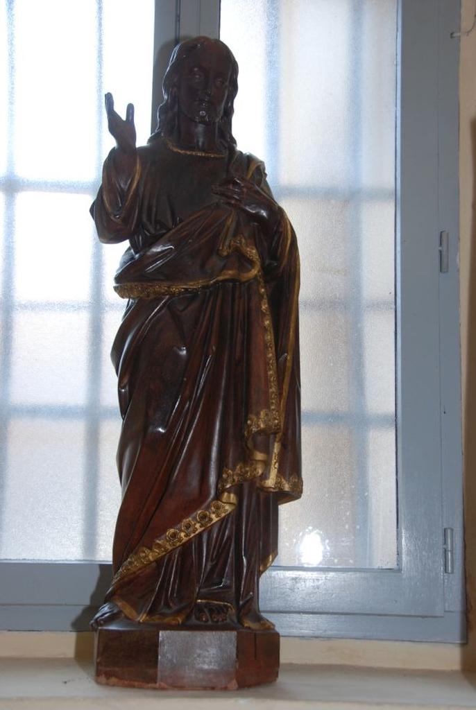 statue: le Christ bénissant