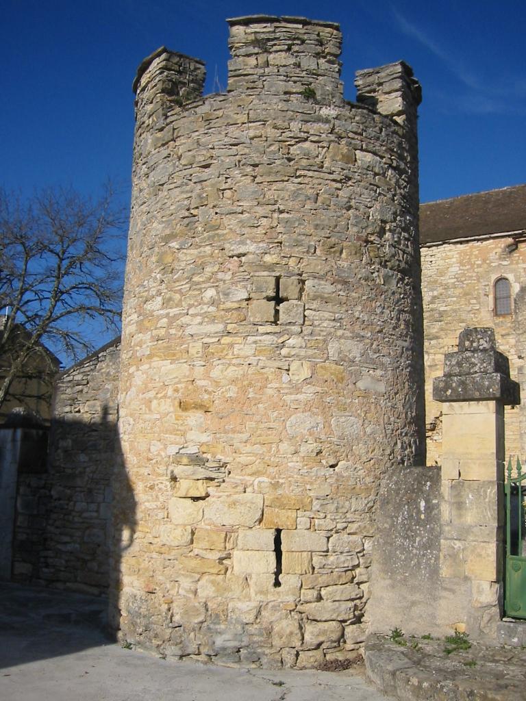 église paroissiale Saint-Hilaire , château