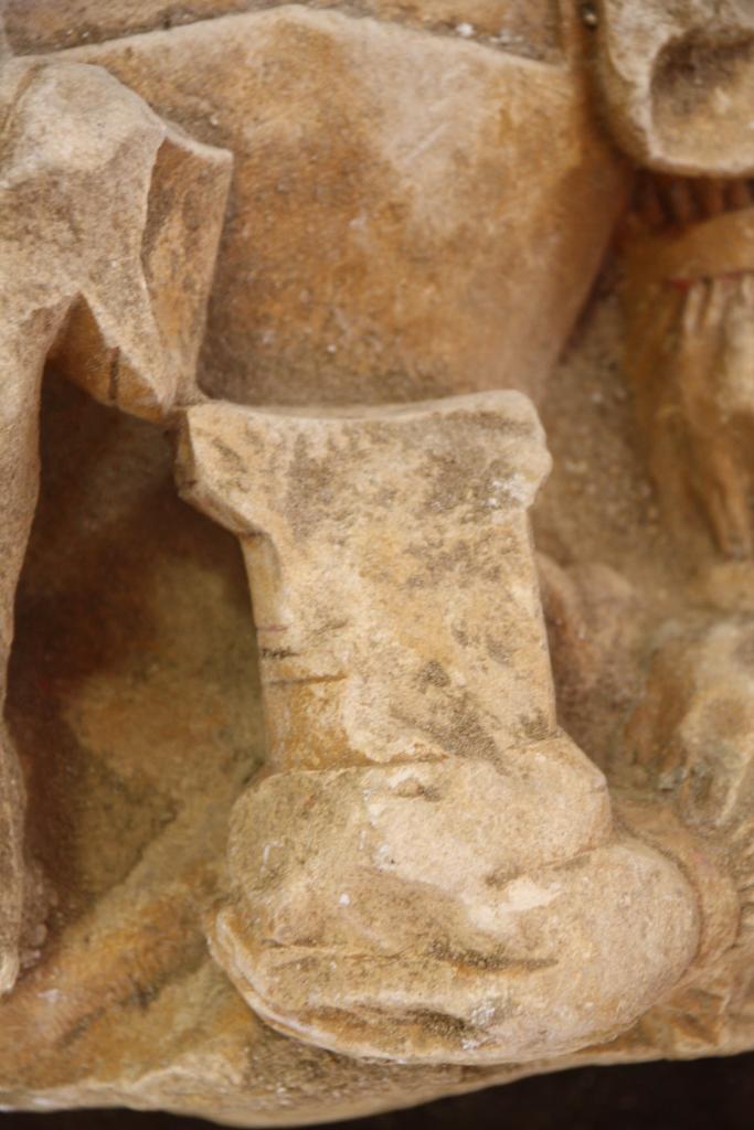 groupe sculpté de la Mise au tombeau