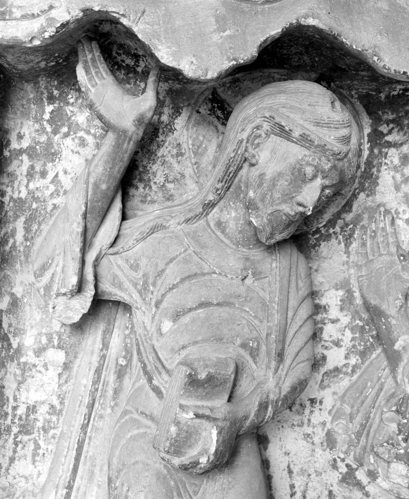 tympan : Ascension, Martyre de saint Etienne