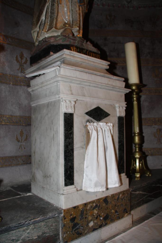 autel secondaire de la Vierge