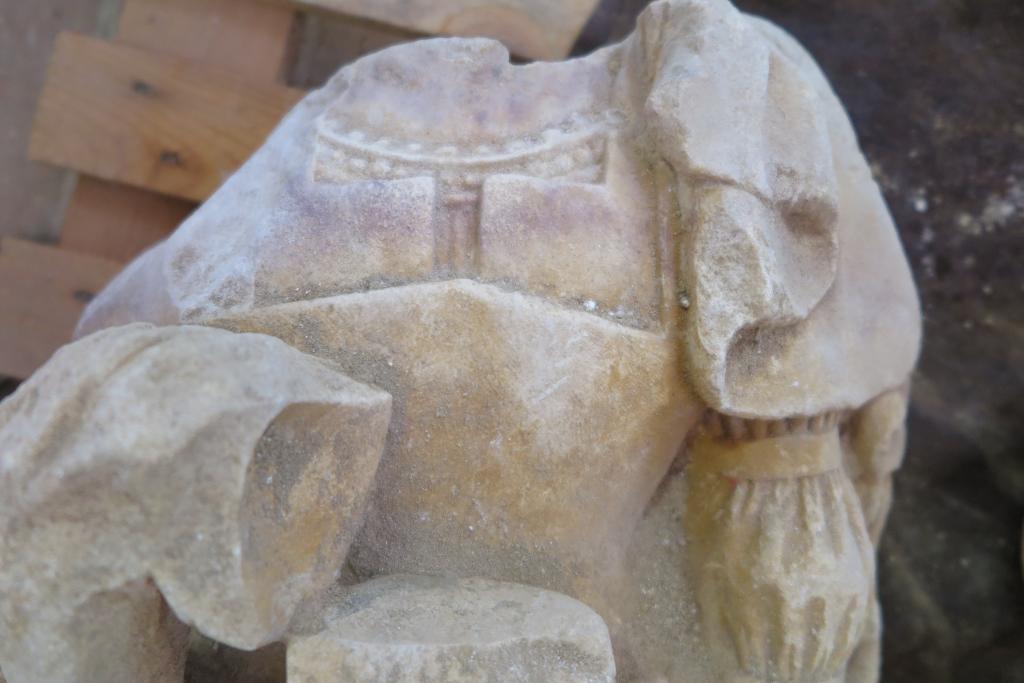 groupe sculpté de la Mise au tombeau