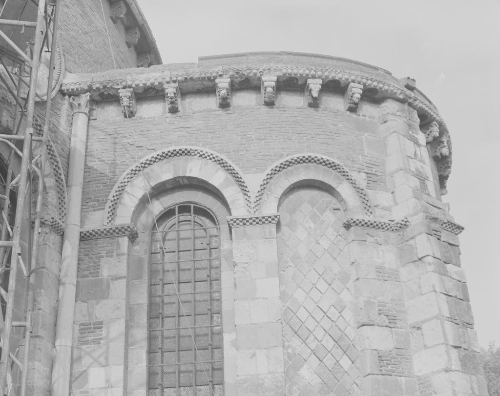 Abbaye de chanoines de saint Augustin, dite basilique Saint-Sernin, actuellement église paroissiale