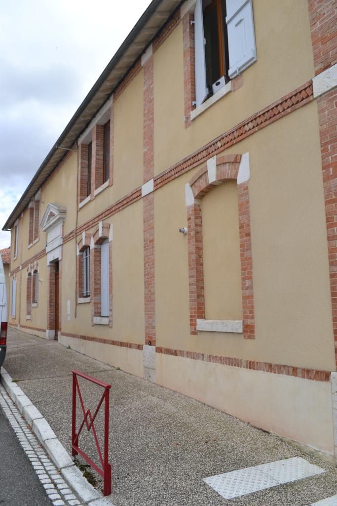 ancienne gendarmerie, actuellement immeuble