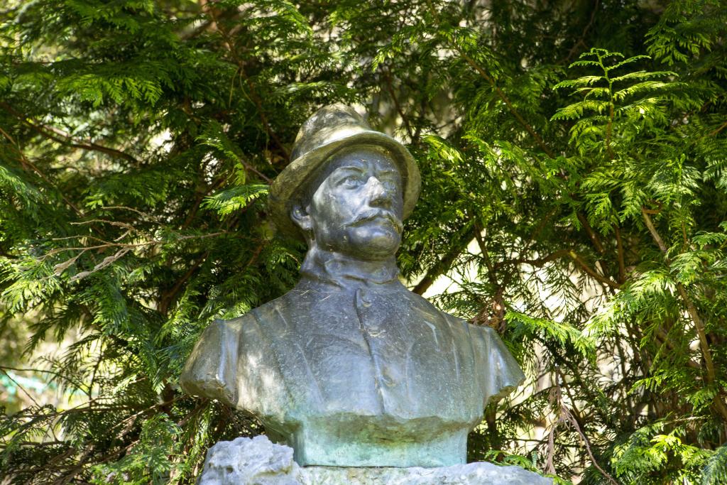 monument funéraire de Marcel Spont