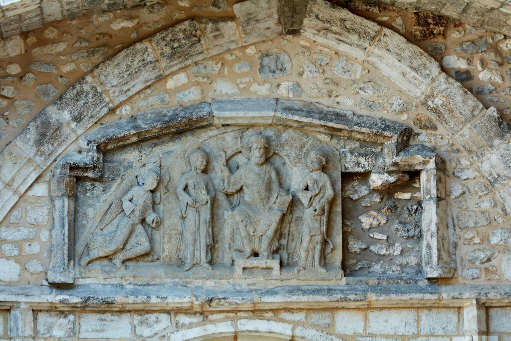 relief : tympan