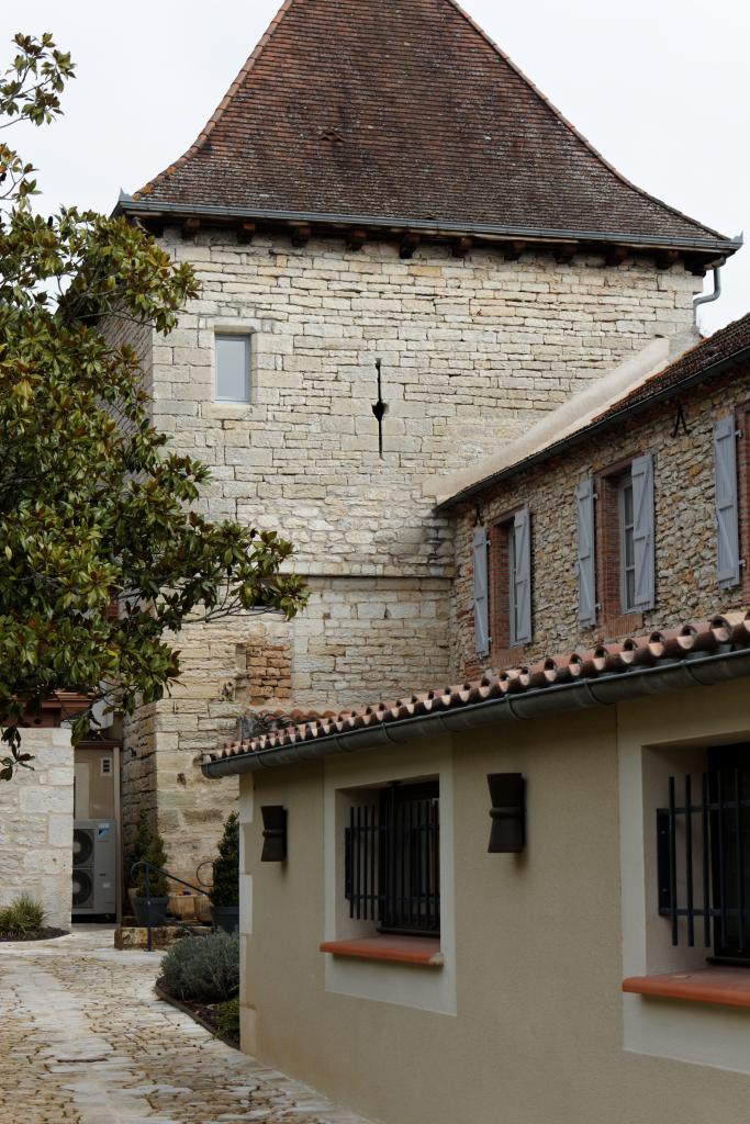 maison forte : repaire, ou borie
