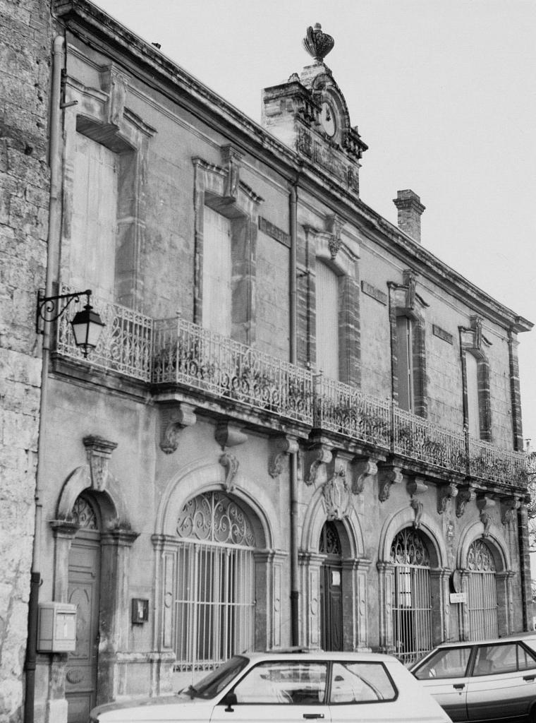 Mairie, Halle