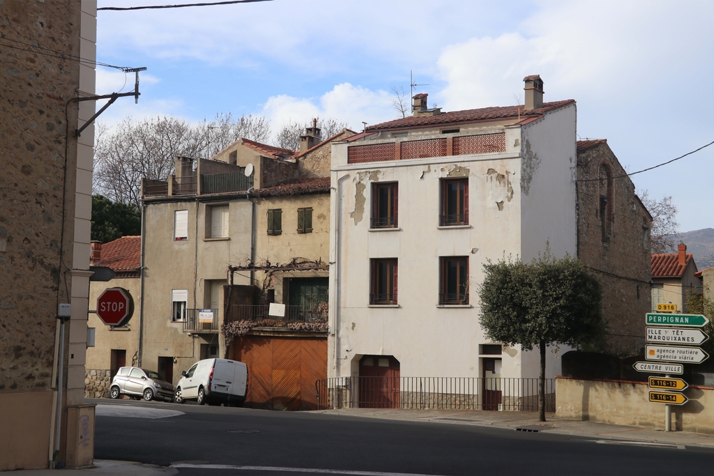 Église Saint-Côme et Saint-Damien puis maisons d’habitation