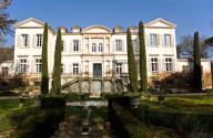 château viticole dit château Gineste ou château de Saurs