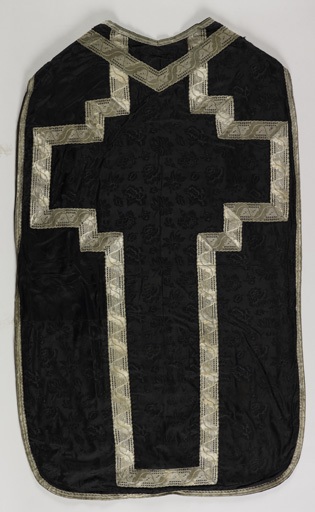 chasuble noire avec étole, manipule et bourse de corporal (n° 57)