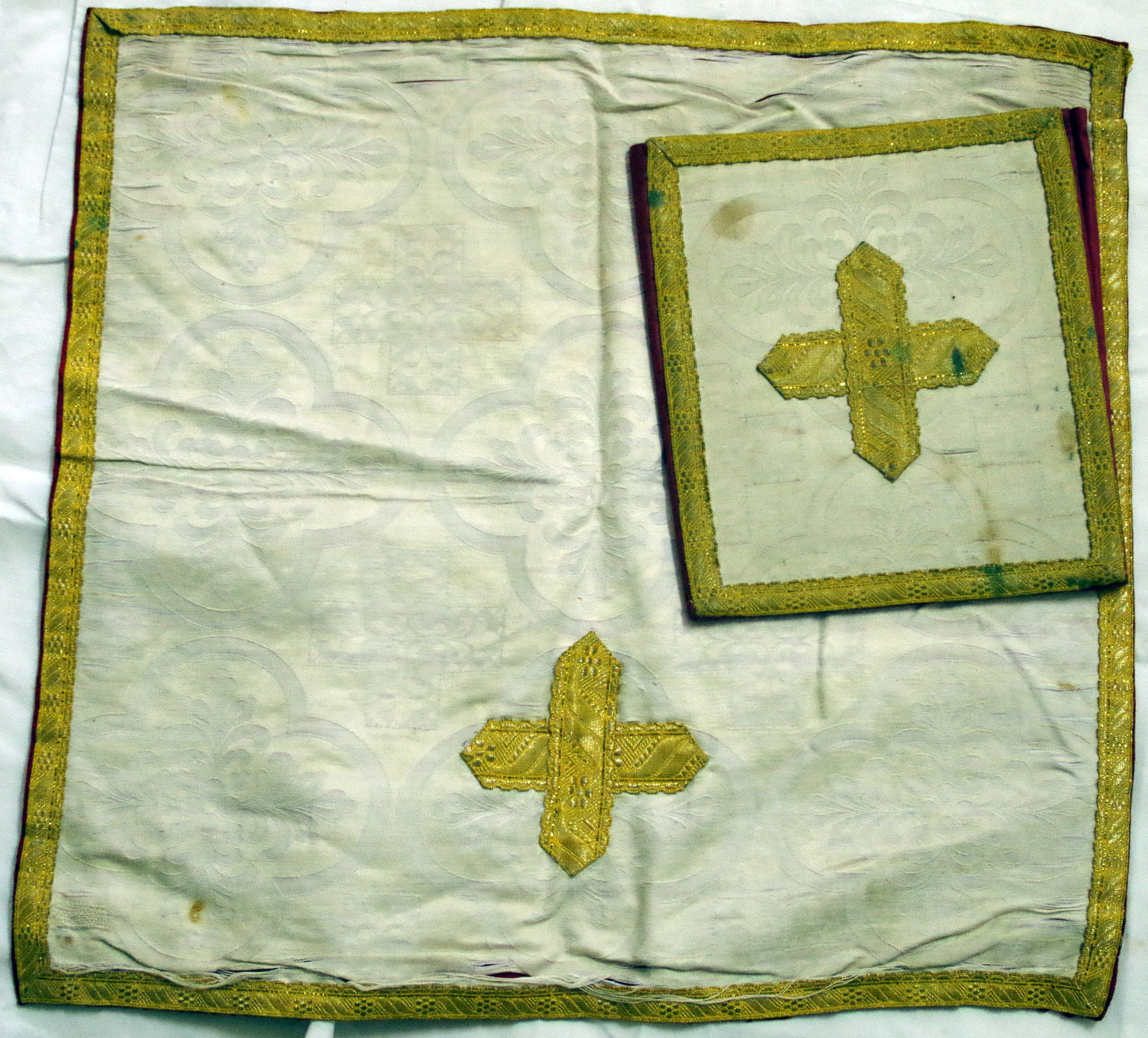 sommaire des textiles de l'église de Saint-Mamert-du-Gard