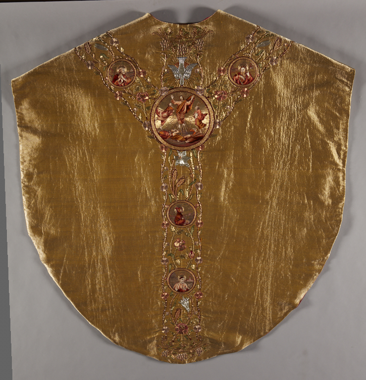 chasuble or avec dalmatiques, étole pastorale et chape