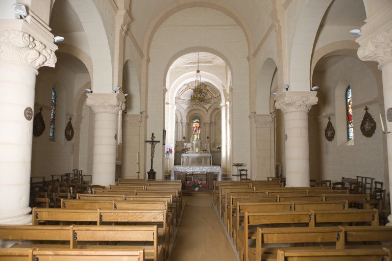 église paroissiale Saint-Namphaise puis Saint-Rémy , prieuré de bénédictins puis de chanoines de Saint-Augustin