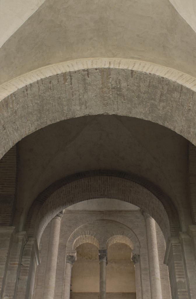 Abbaye de chanoines de saint Augustin, dite basilique Saint-Sernin, actuellement église paroissiale