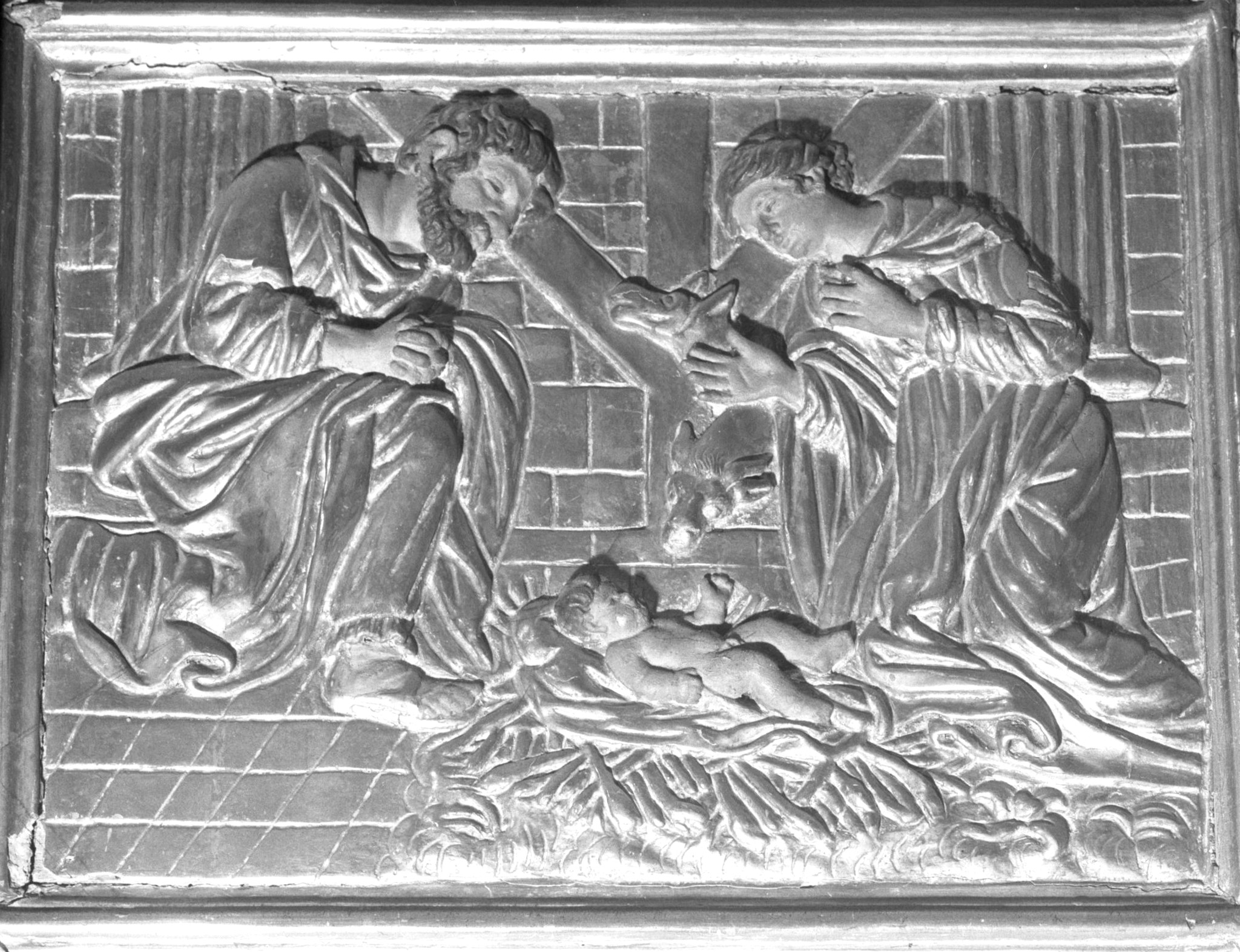 dix bas-reliefs