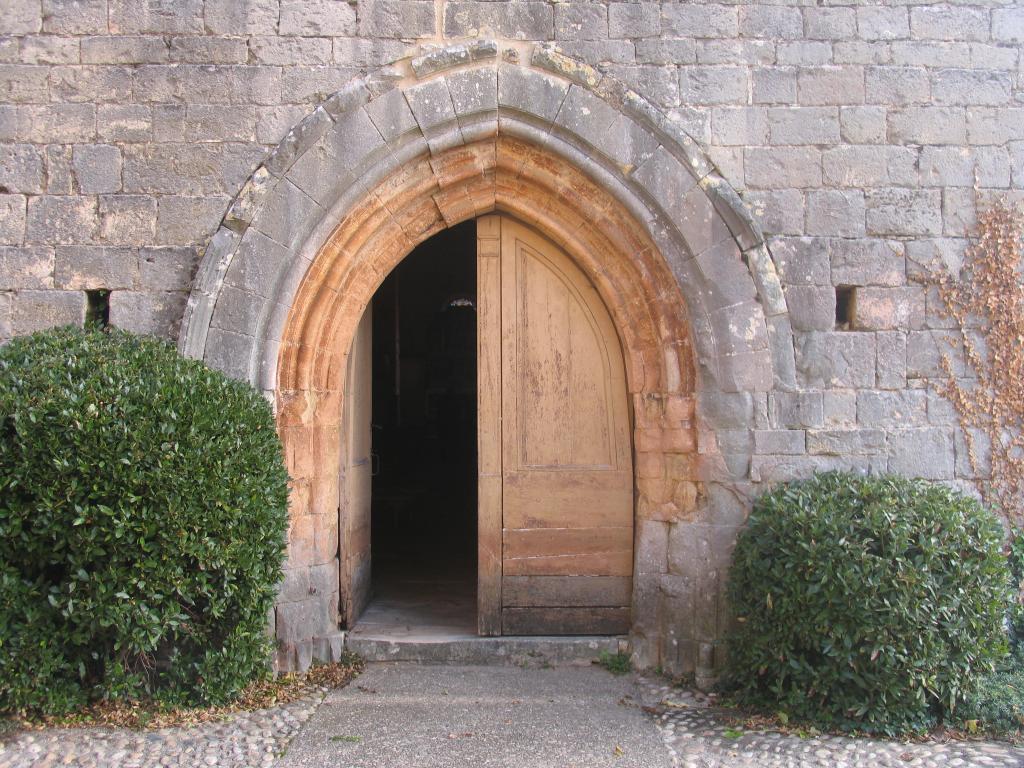 église paroissiale Saint-Pierre-ès-Liens