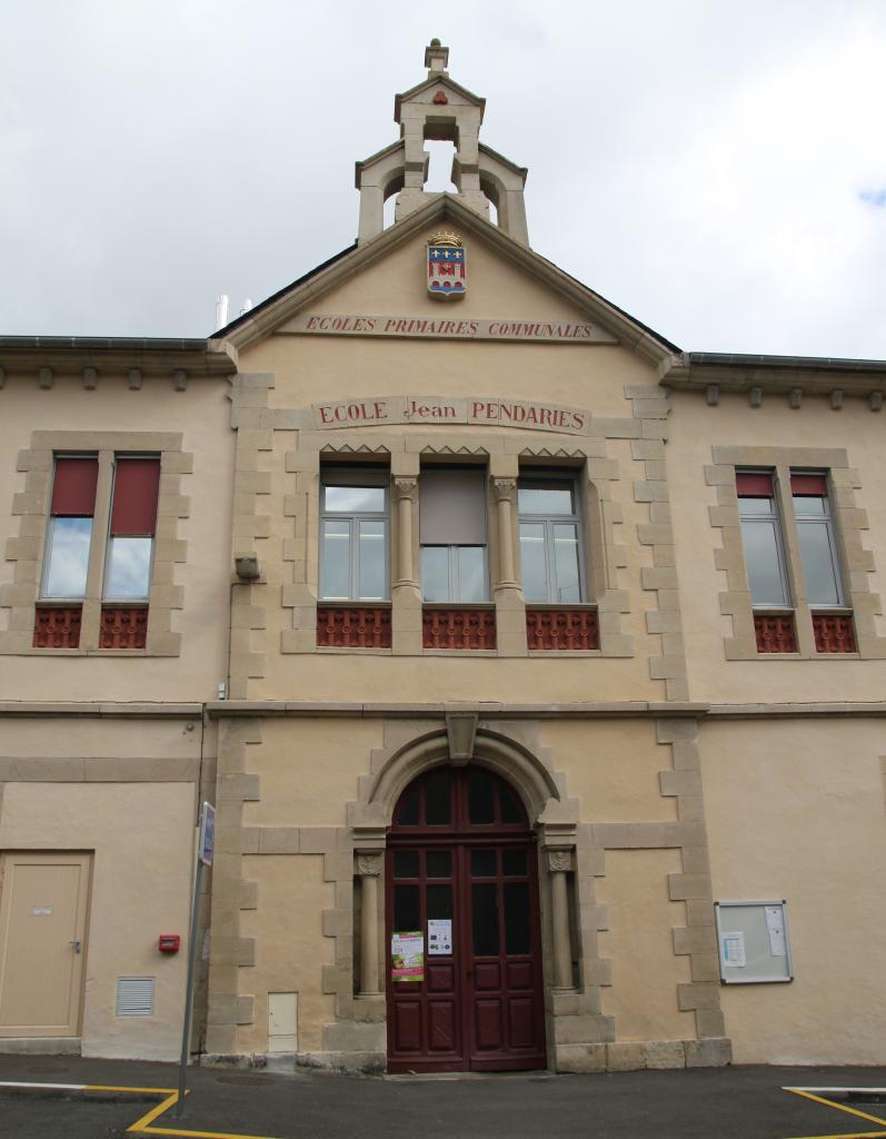 ensemble du décor porté de la façade de l'école Jean Pendariès