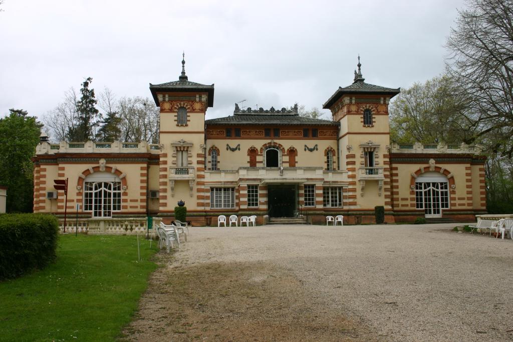 château de Longues-Aygues actuellement établissement médical