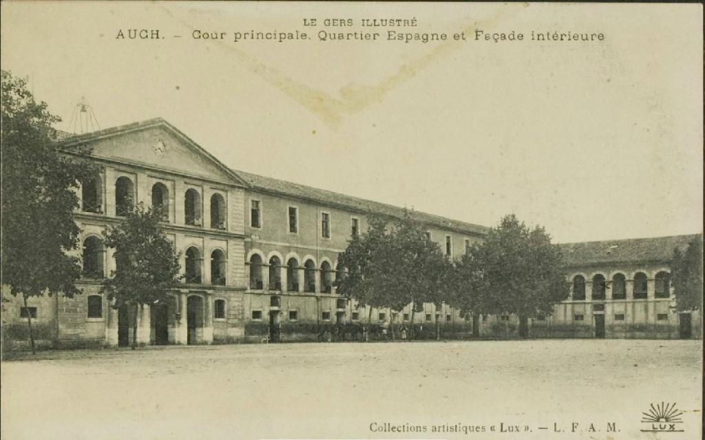 Quartier de cavalerie Henry, puis Quartier de cavalerie Espagne, Caserne d'artillerie et Centre d'Instruction du service de l'Intendance