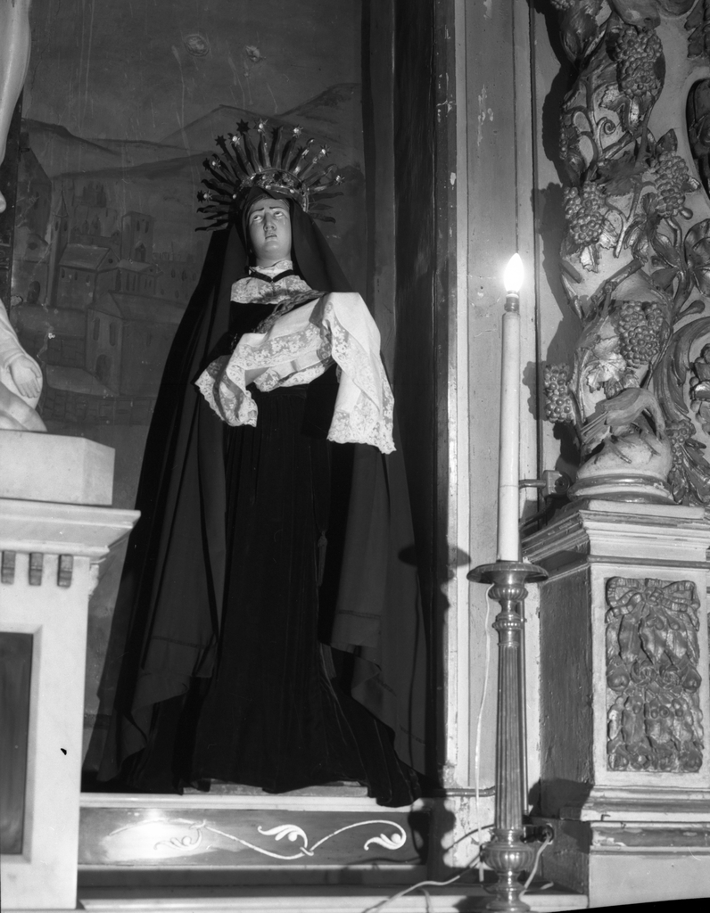 statue de Vierge des sept douleurs