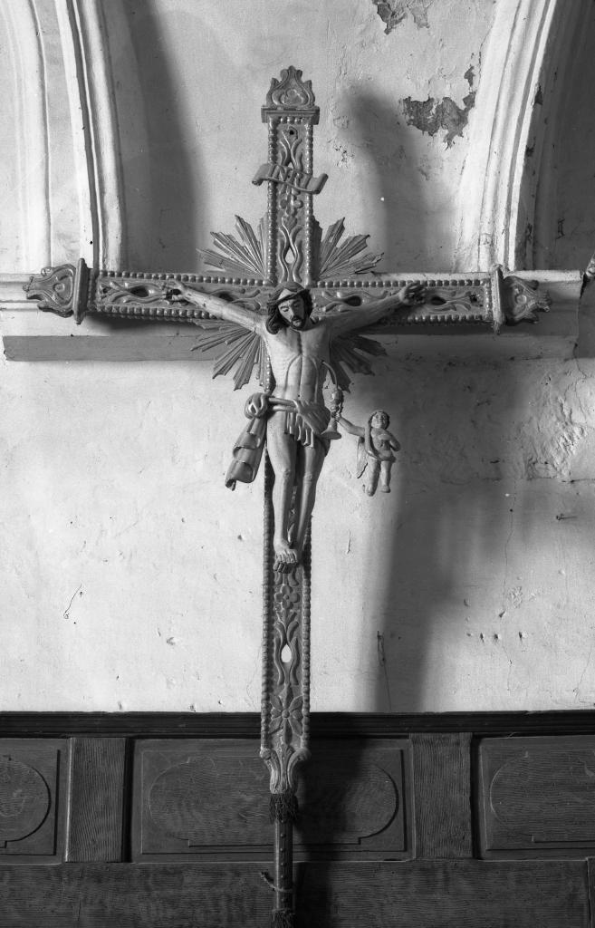 croix de procession : Christ en croix (2)