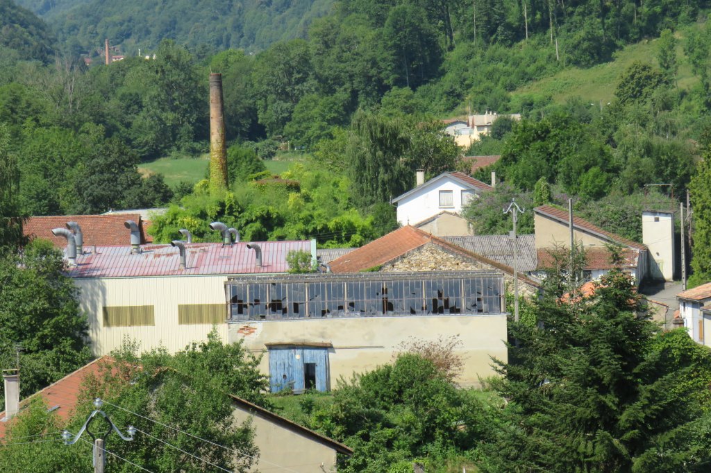ancienne forge à la catalane, puis usines textiles Barbe et Bernadou, puis SOTAP-Carol, aujourd'hui désaffectée