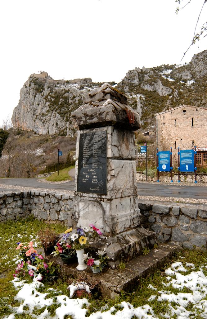 monument aux morts de la guerre de 1914-1918, de la guerre du Maroc (T. O. E.) et de la guerre de 1939-1945