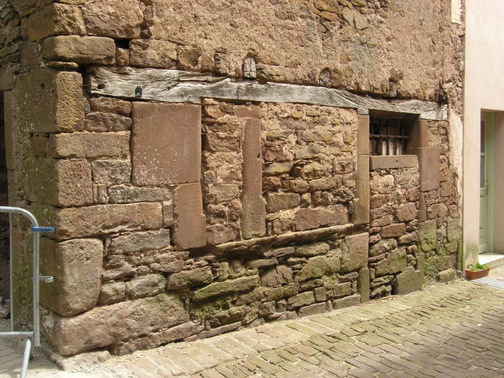 village : bourg monastique