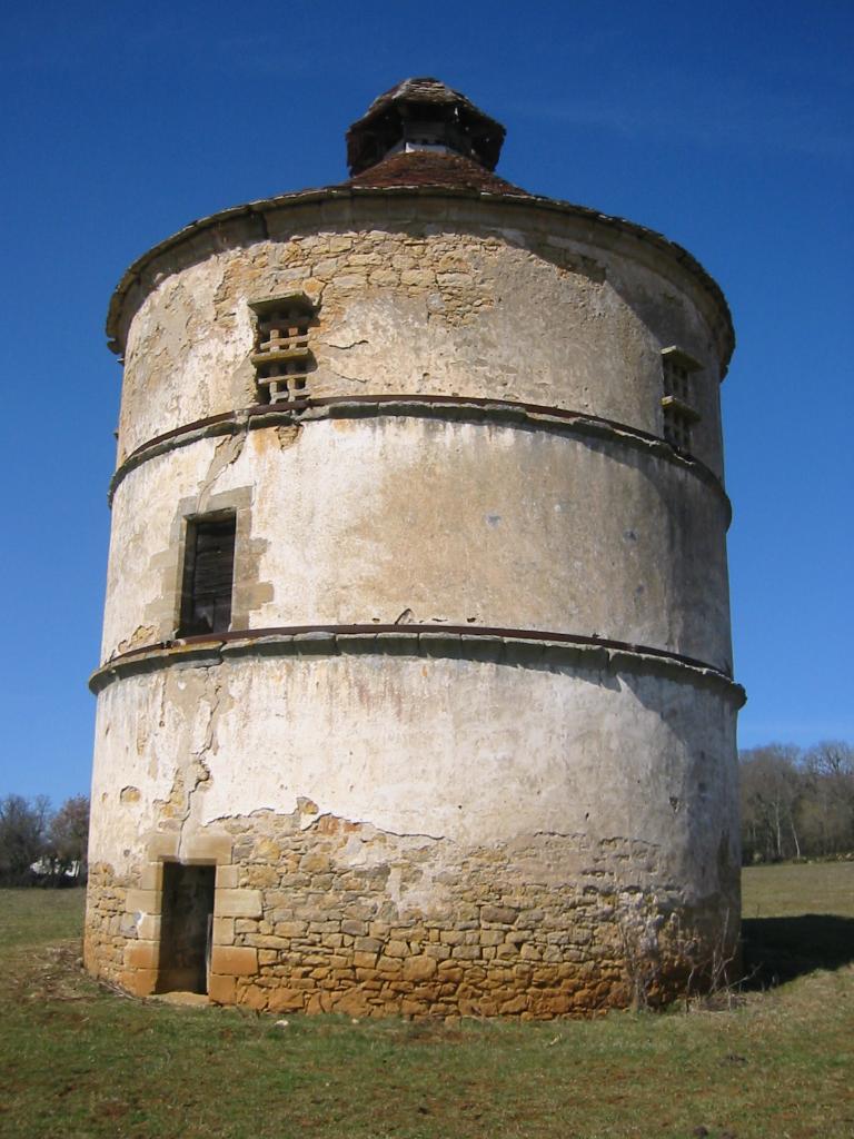 ancien pigeonnier du château