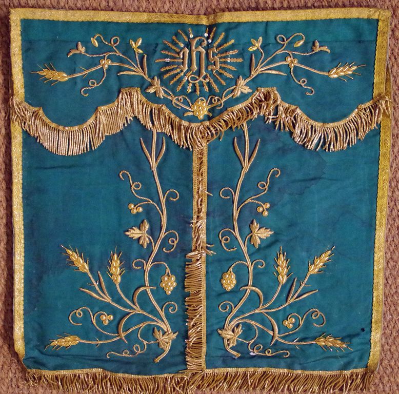 sommaire des textiles de l'église de Saint-Martial