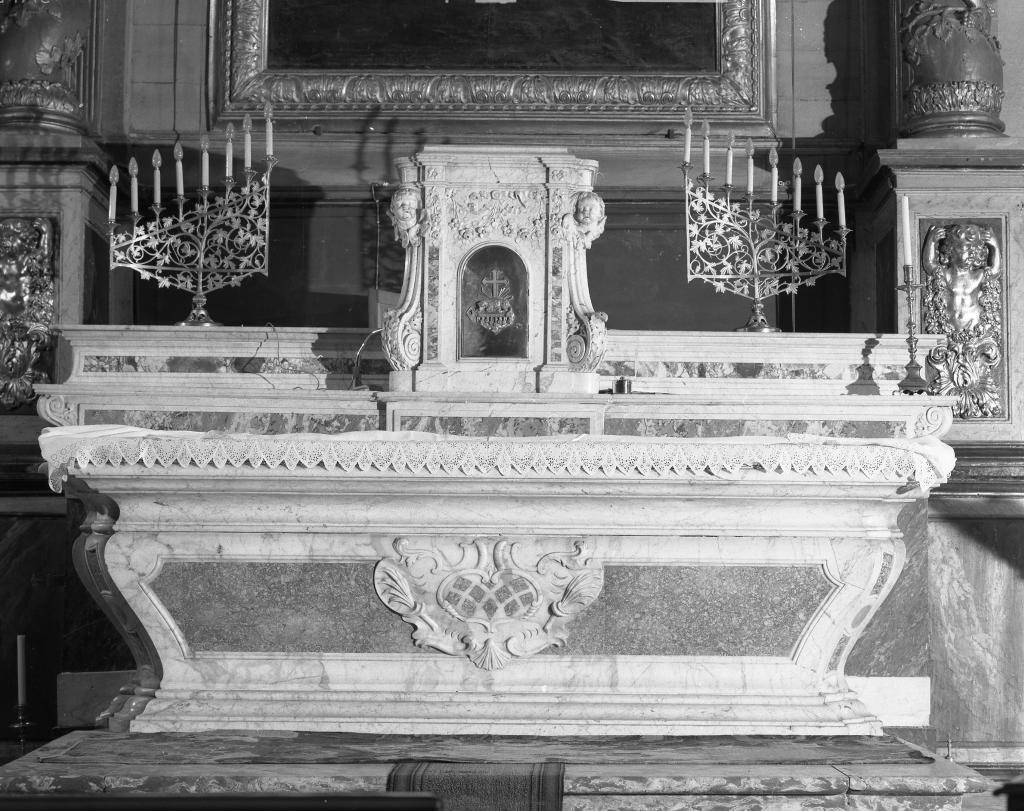 autel (maître-autel), tabernacle, retable