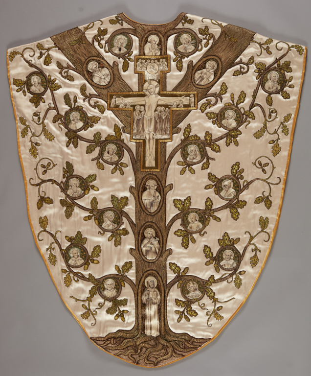 chasuble blanche de l'arbre franciscain avec étole et manipule