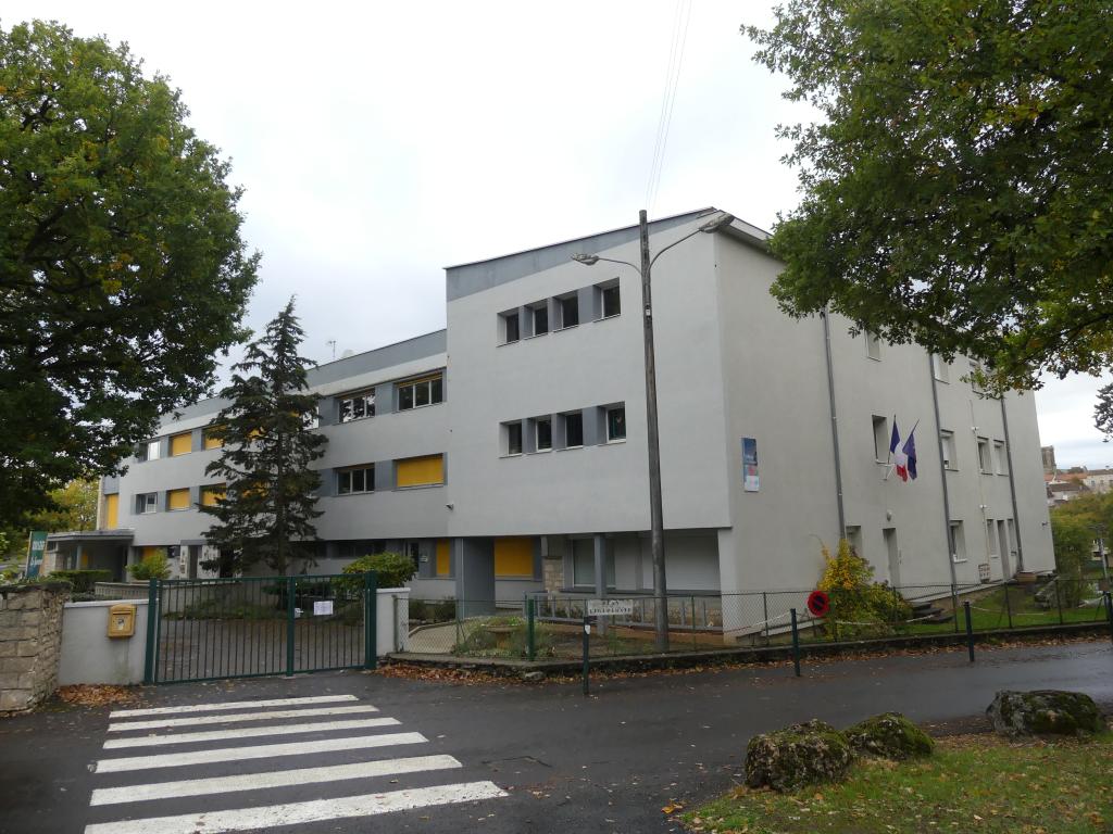 ancien groupe scolaire, actuellement collège la Garenne