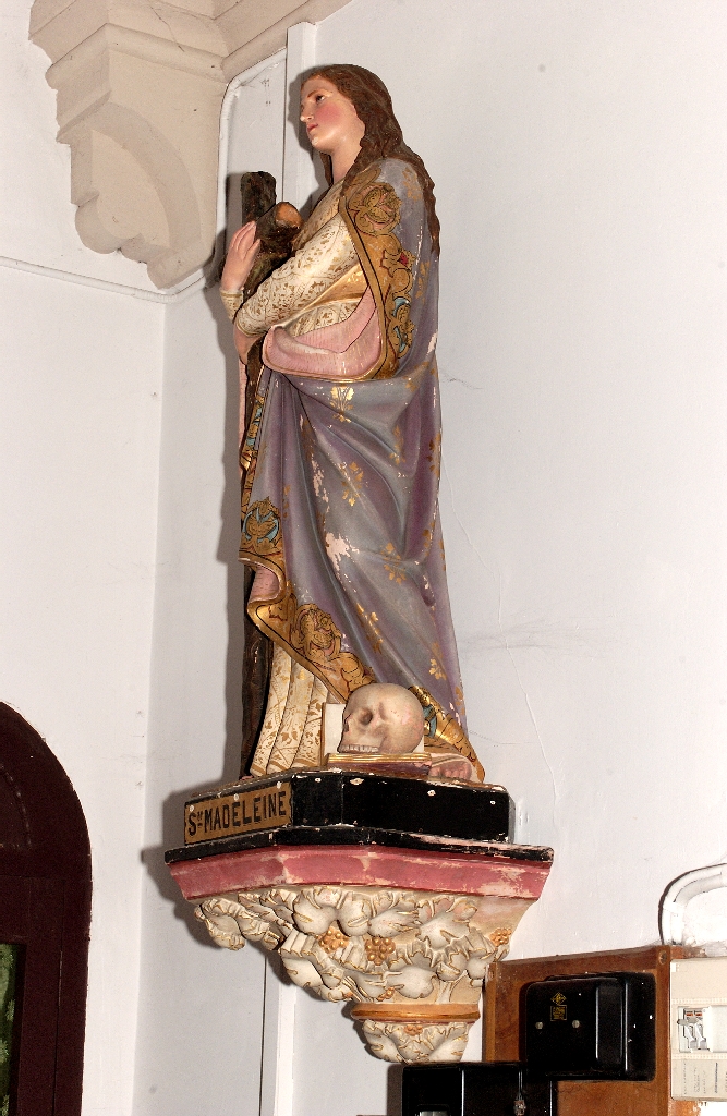 statue (petite nature) et sa console : Sainte Marie-Madeleine