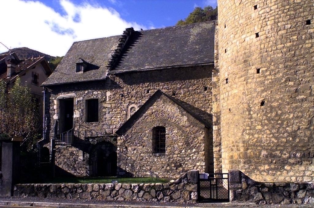 prieuré de bénédictins, église paroissiale Saint-Pierre, Saint-Ebons